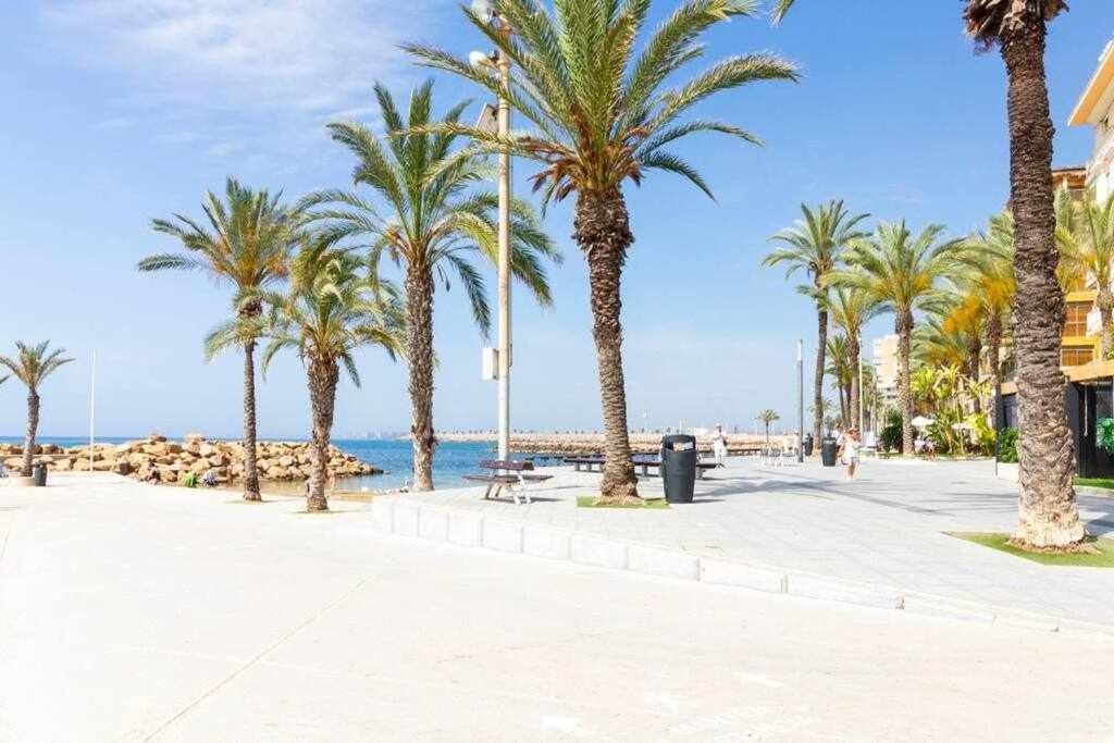Apartamento Pink Maritimo Torrevieja Exterior foto